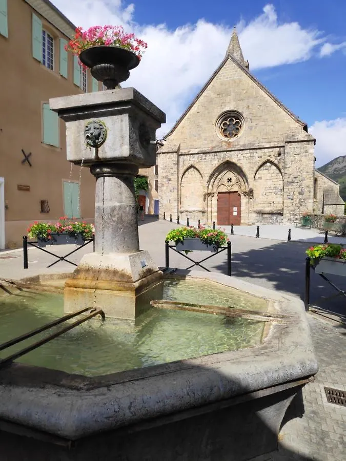 Gîte La Tanière Des Alpes Bayons Appartement
