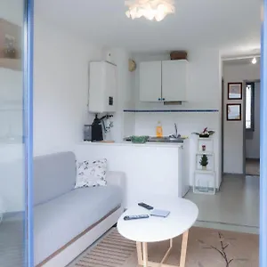 Superbe Avec Parking Prive Et Entrée Autonome , Rennes France